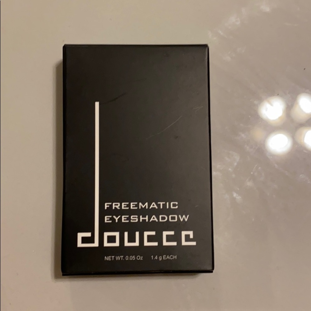 doucce freematic eyeshadow